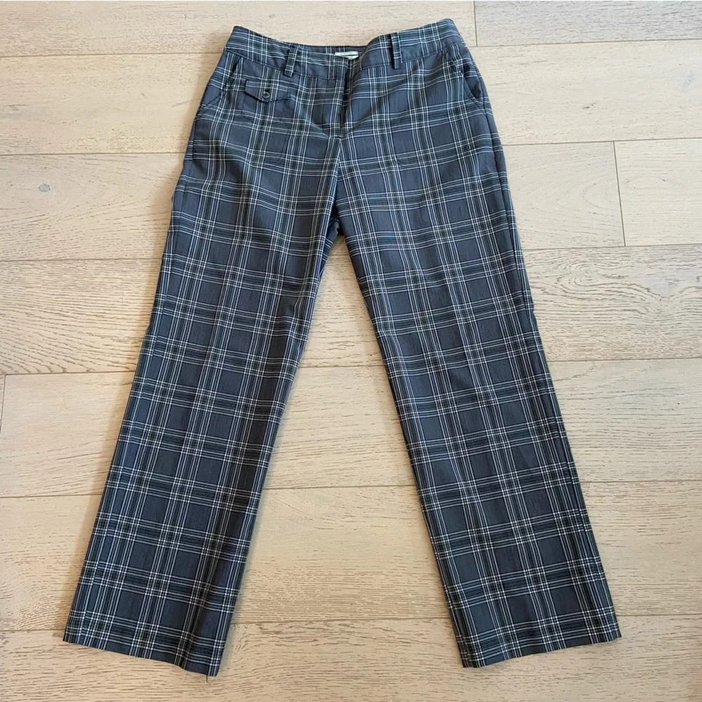 IZOD Plaid Stretch Pants Size 10 Black Grey Straight Leg Travel Golf EUC - Picture 2 of 8